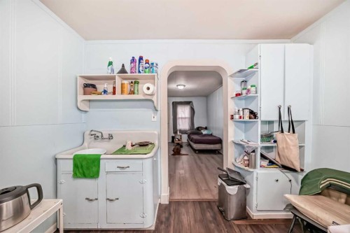 6437 19 Street Se, Calgary, AB - Indoor