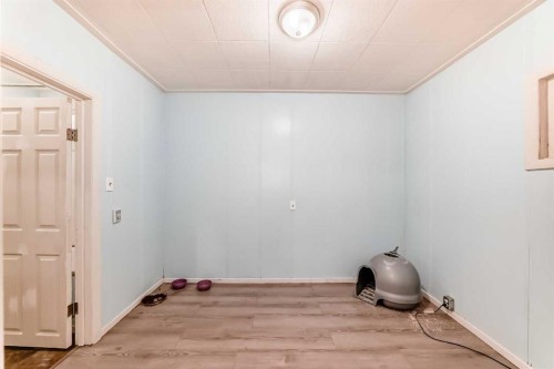 6437 19 Street Se, Calgary, AB - Indoor Photo Showing Other Room