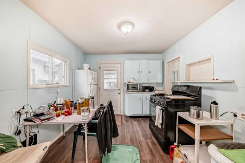 6437 19 Street Se, Calgary, AB - Indoor