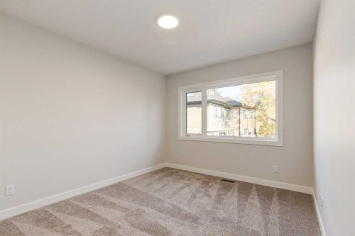 2516 21 Avenue Sw, Calgary, AB - Indoor Photo Showing Other Room