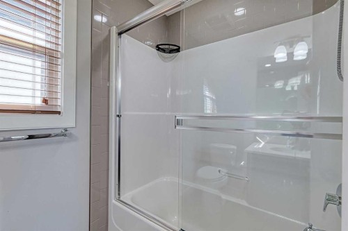 107 Nolancrest Rise Nw, Calgary, AB - Indoor Photo Showing Bathroom