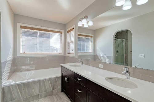 107 Nolancrest Rise Nw, Calgary, AB - Indoor Photo Showing Bathroom