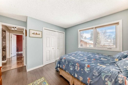 48 Midglen Way Se, Calgary, AB - Indoor Photo Showing Bedroom