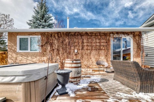 48 Midglen Way Se, Calgary, AB - Outdoor