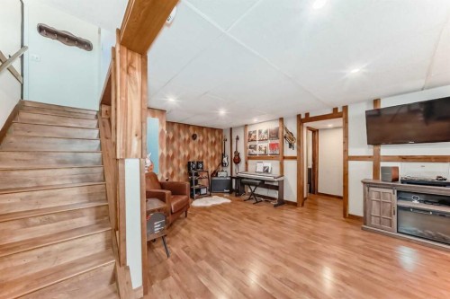 48 Midglen Way Se, Calgary, AB - Indoor Photo Showing Other Room