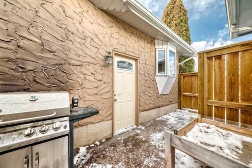 48 Midglen Way Se, Calgary, AB - Outdoor