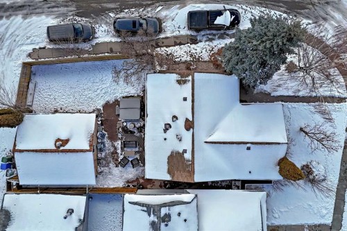 48 Midglen Way Se, Calgary, AB - Outdoor