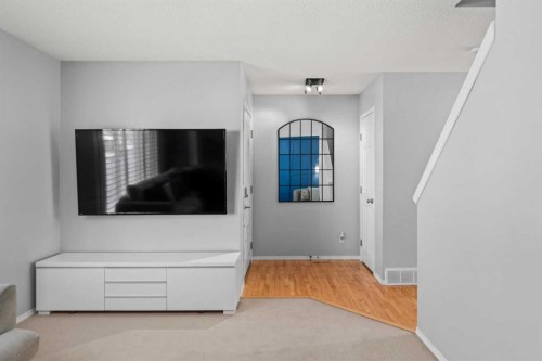 47 Eversyde Heath Sw, Calgary, AB - Indoor