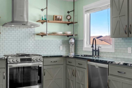 1312 10 Avenue Se, High River, AB - Indoor Photo Showing Kitchen With Upgraded Kitchen