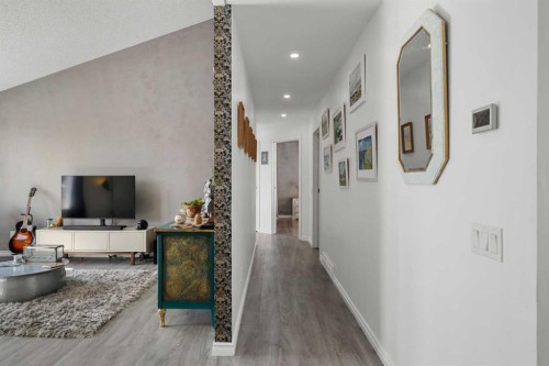 1312 10 Avenue Se, High River, AB - Indoor
