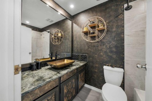 1312 10 Avenue Se, High River, AB - Indoor Photo Showing Bathroom