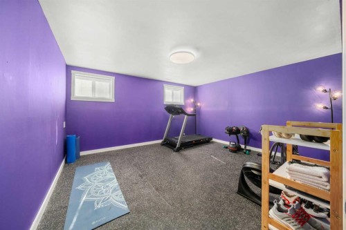 1312 10 Avenue Se, High River, AB - Indoor