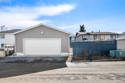 1312 10 Avenue Se, High River, AB - Outdoor