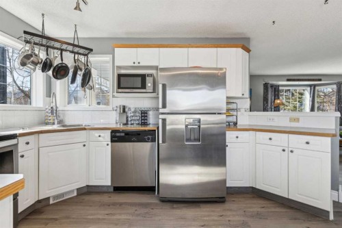 30 Martha'S Haven Manor Ne, Calgary, AB - Indoor Photo Showing Kitchen With Stainless Steel Kitchen