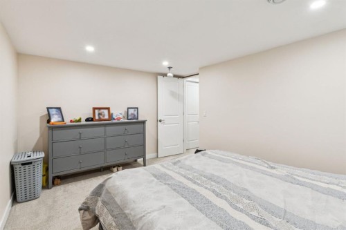 415 Rivercrest Boulevard, Cochrane, AB - Indoor Photo Showing Bedroom