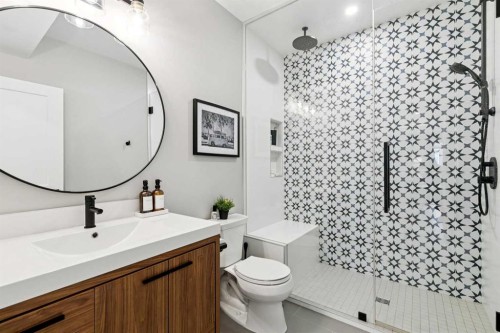 105 Masters Cape Se, Calgary, AB - Indoor Photo Showing Bathroom