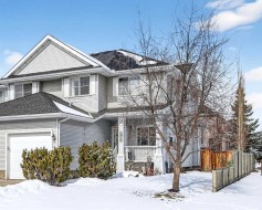 162 Cougartown Circle SW Calgary, AB T3H 0A3