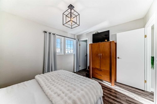 80 Hidden Point Nw, Calgary, AB - Indoor Photo Showing Bedroom