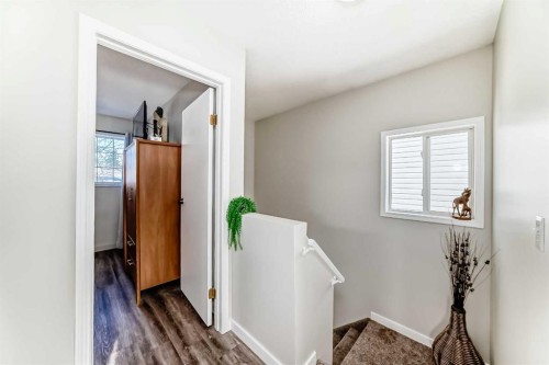 80 Hidden Point Nw, Calgary, AB - Indoor Photo Showing Other Room