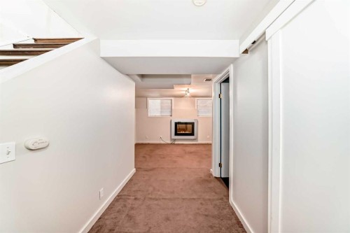 80 Hidden Point Nw, Calgary, AB - Indoor Photo Showing Other Room