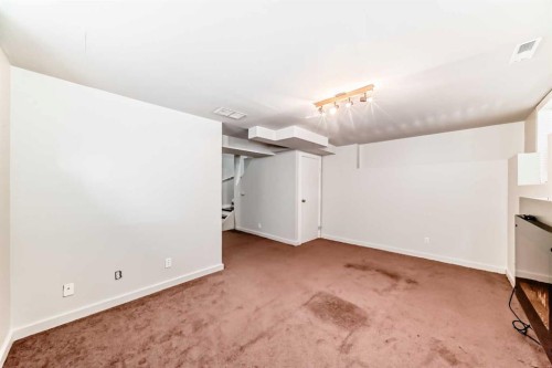 80 Hidden Point Nw, Calgary, AB - Indoor Photo Showing Other Room