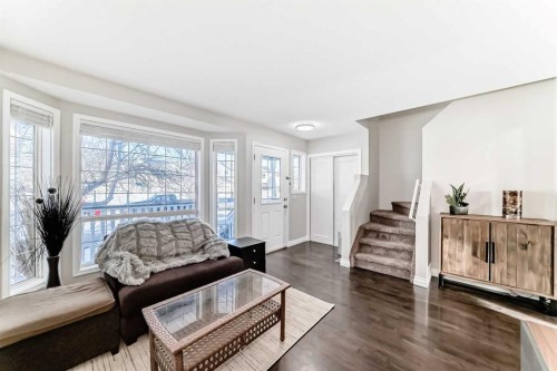 80 Hidden Point Nw, Calgary, AB - Indoor Photo Showing Living Room