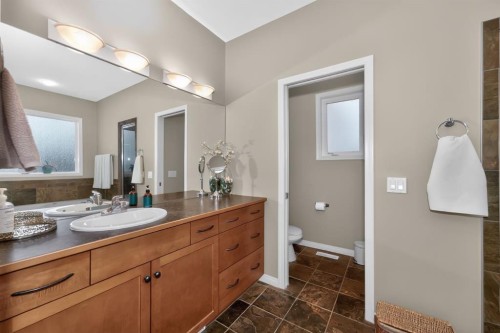2735 Evercreek Bluffs Way Sw, Calgary, AB - Indoor Photo Showing Bathroom
