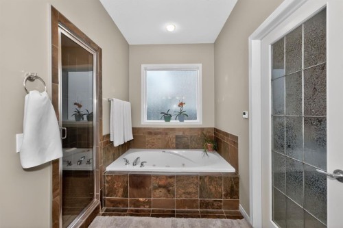 2735 Evercreek Bluffs Way Sw, Calgary, AB - Indoor Photo Showing Bathroom