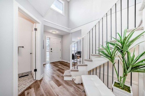 47 Canterbury Court Sw, Calgary, AB - Indoor Photo Showing Other Room