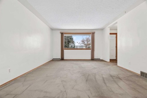 58 Westwood Drive Sw, Calgary, AB - Indoor