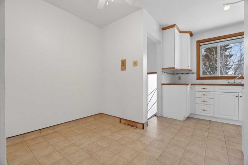 58 Westwood Drive Sw, Calgary, AB - Indoor