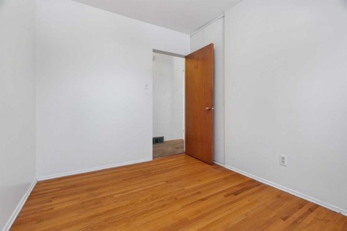 58 Westwood Drive Sw, Calgary, AB - Indoor Photo Showing Other Room