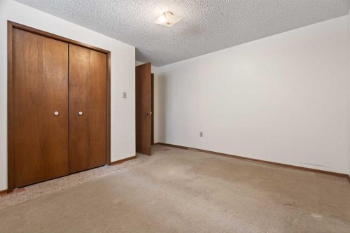 58 Westwood Drive Sw, Calgary, AB - Indoor Photo Showing Other Room