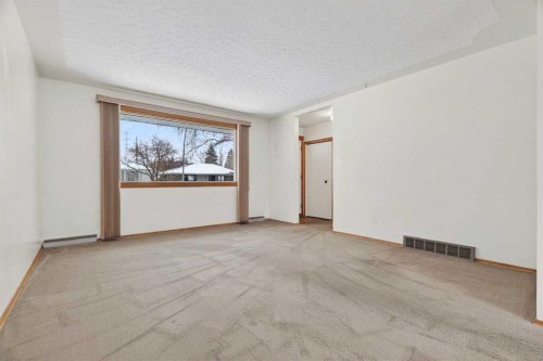 58 Westwood Drive Sw, Calgary, AB - Indoor