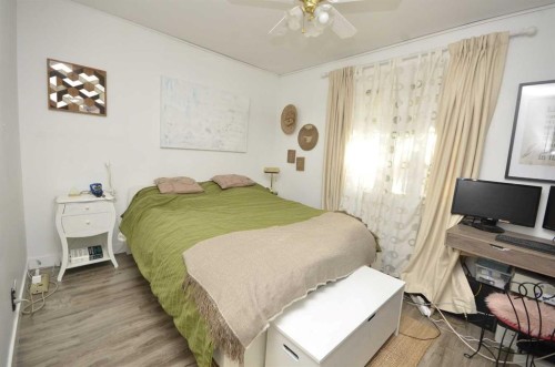 2412 35 Street Se, Calgary, AB - Indoor Photo Showing Bedroom