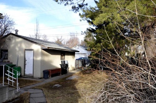 2412 35 Street Se, Calgary, AB - Outdoor