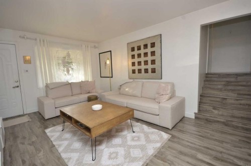 2412 35 Street Se, Calgary, AB - Indoor Photo Showing Living Room