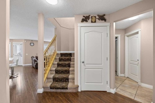 166 Evansmeade Circle North, Calgary, AB - Indoor Photo Showing Other Room