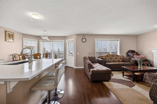 166 Evansmeade Circle North, Calgary, AB - Indoor Photo Showing Living Room