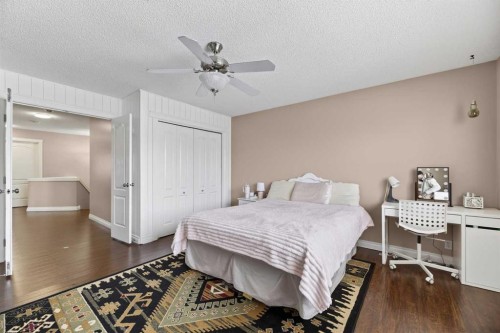 166 Evansmeade Circle North, Calgary, AB - Indoor Photo Showing Bedroom
