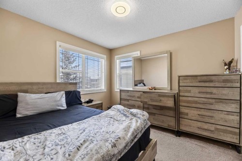 166 Evansmeade Circle North, Calgary, AB - Indoor Photo Showing Bedroom