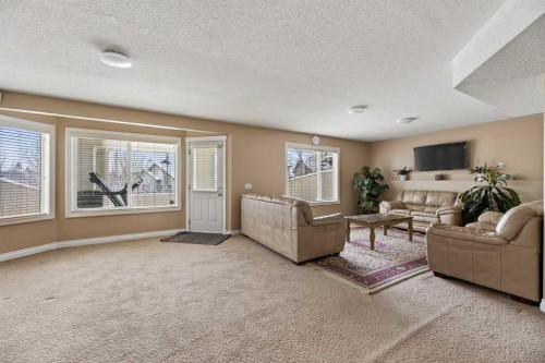 166 Evansmeade Circle North, Calgary, AB - Indoor Photo Showing Living Room