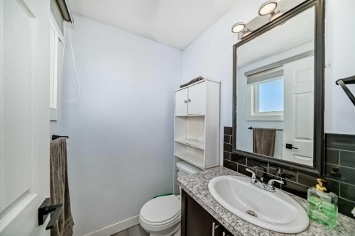584 Whiteridge Way Ne, Calgary, AB - Indoor Photo Showing Bathroom