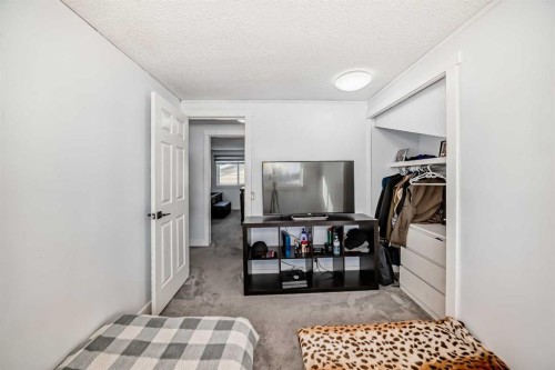584 Whiteridge Way Ne, Calgary, AB - Indoor Photo Showing Bedroom