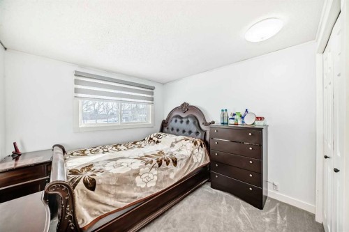584 Whiteridge Way Ne, Calgary, AB - Indoor Photo Showing Bedroom