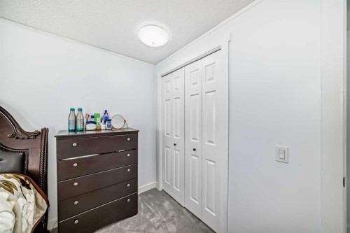 584 Whiteridge Way Ne, Calgary, AB - Indoor Photo Showing Bedroom