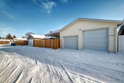 584 Whiteridge Way Ne, Calgary, AB - Outdoor With Exterior