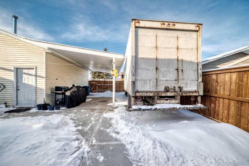 584 Whiteridge Way Ne, Calgary, AB - Outdoor With Exterior