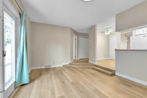 1111 Berkley Drive Nw, Calgary, AB - Indoor