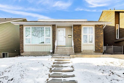 1111 Berkley Drive Nw, Calgary, AB - Outdoor
